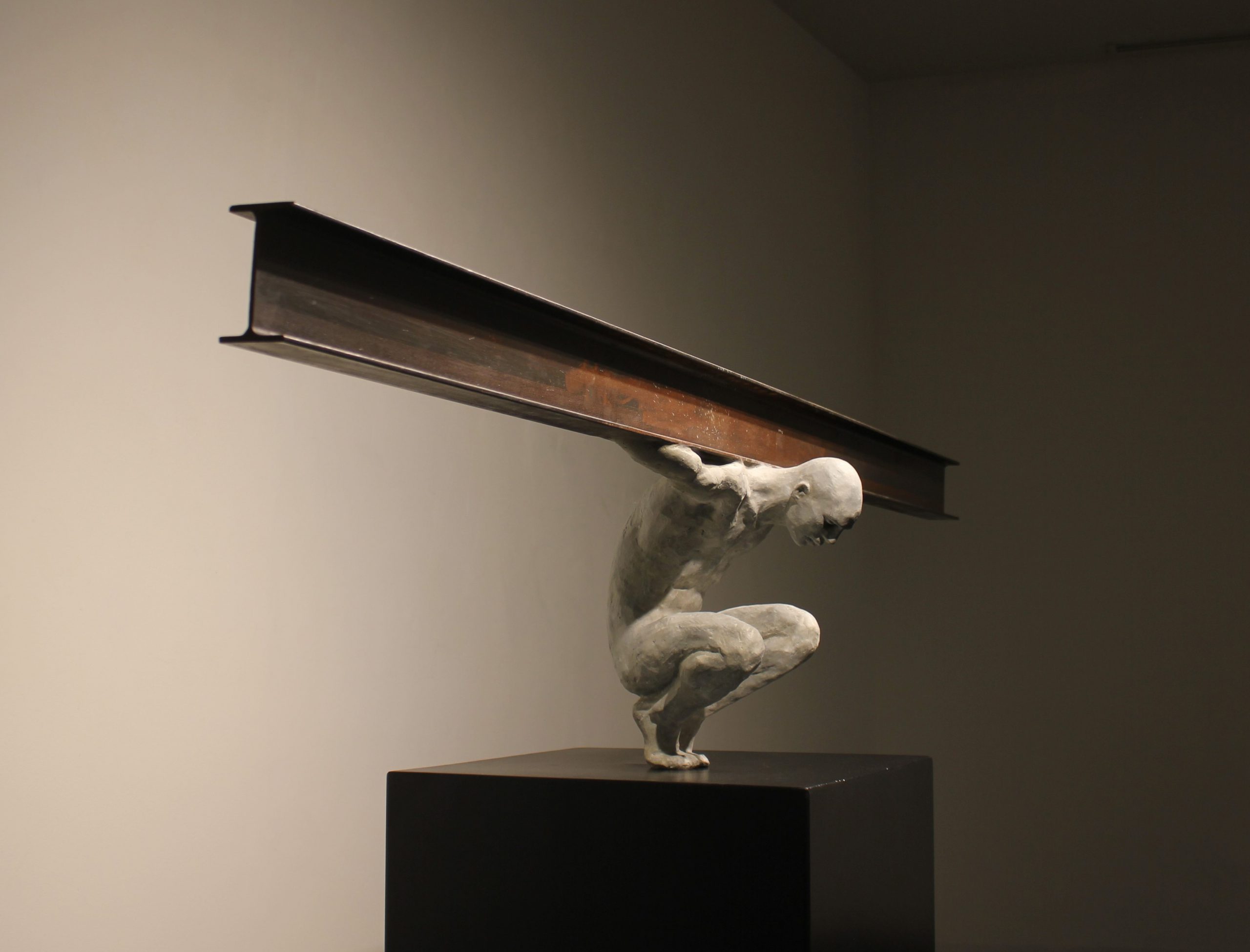 "Gravidade" | 048x140x029 cm | Bronze/Ferro