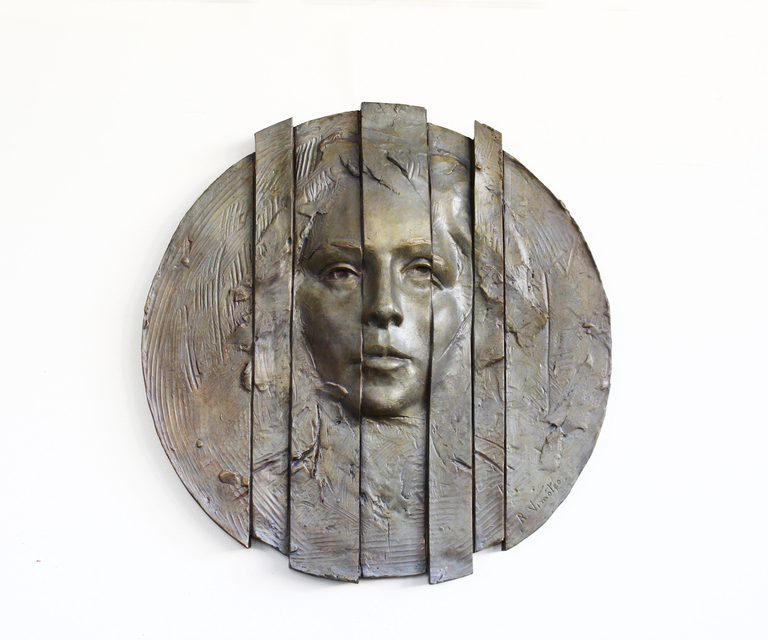"Medalhão II" | 054x050x008 cm | Bronze