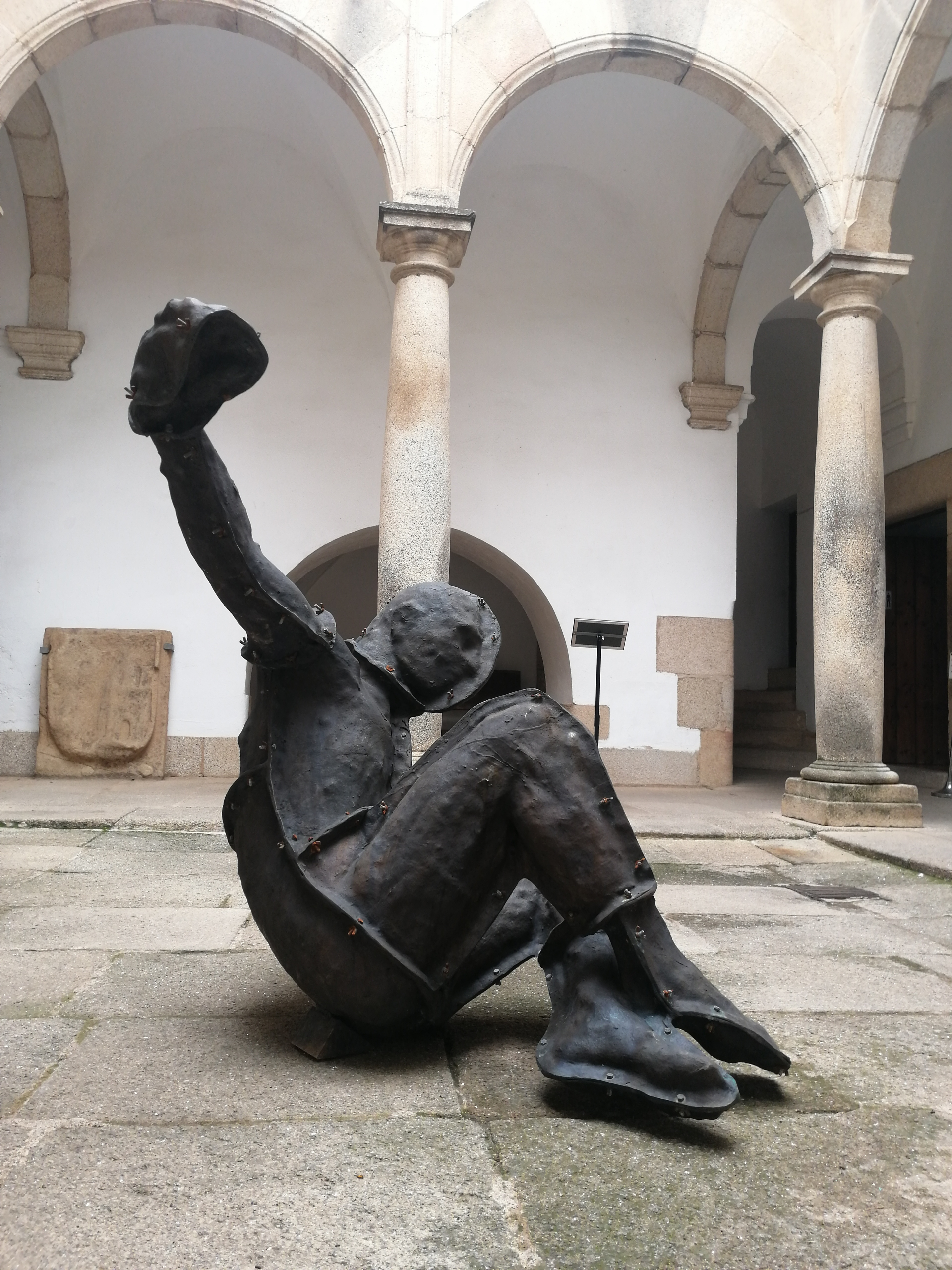 "Vertigem" | 230x135x100 cm | Bronze