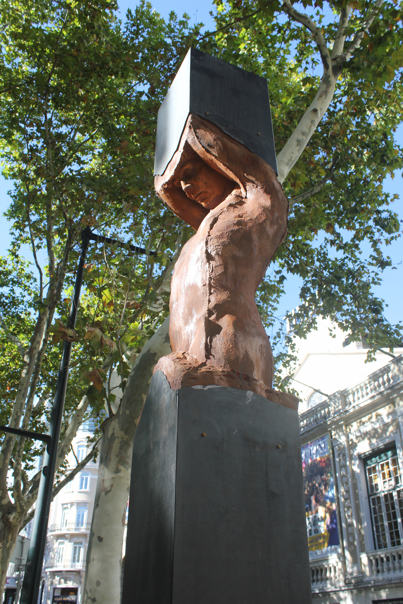 Esculturas da Avenida ao Teatro 23