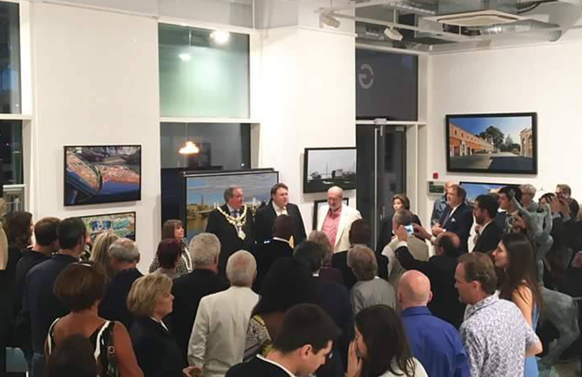 Plus One Gallery 4