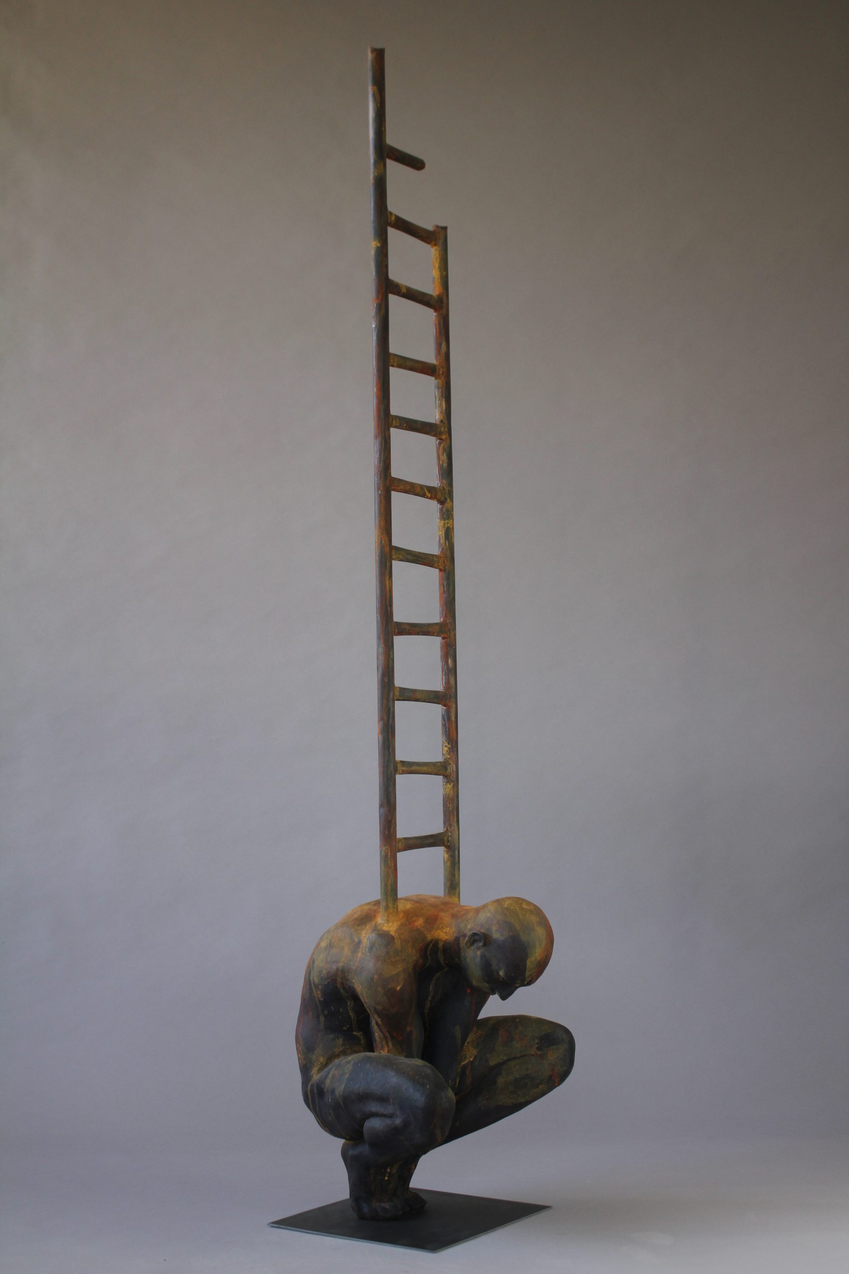 "On my Shoulders" | 175x50x50 cm | Bronze